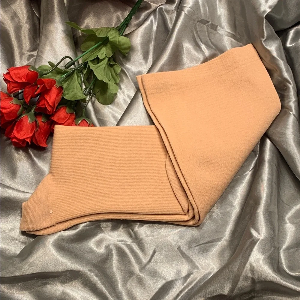 🌹COMFY COZY COMPRESSION SOCKS • Wellness